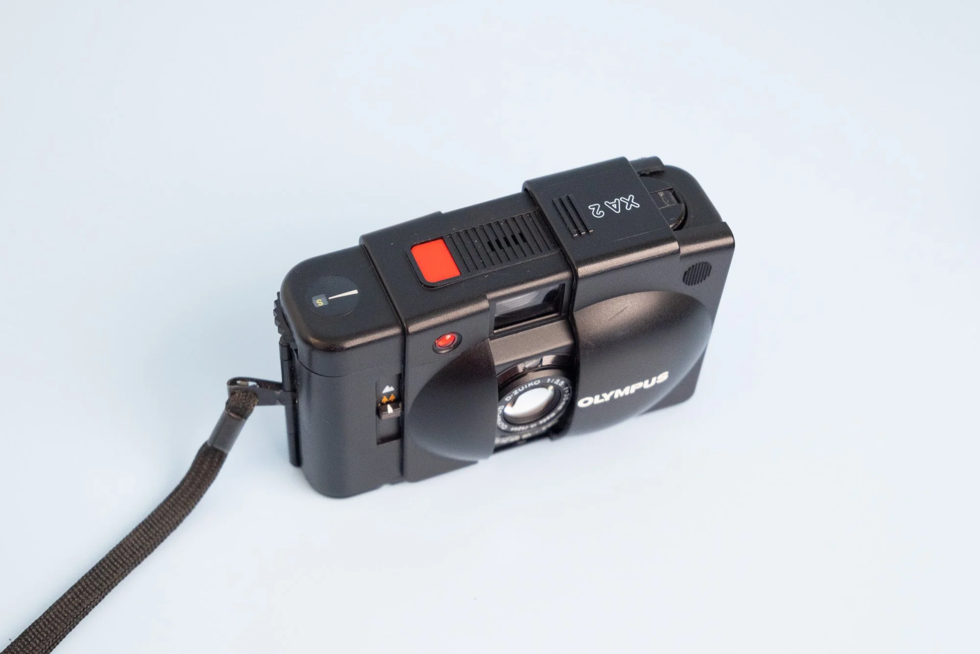 Olympus XA 2 Point and Shoot 35mm Film Camera Complete In Box